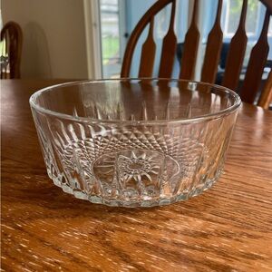 Arcoroc France Elegant Clear Glass Bowl
